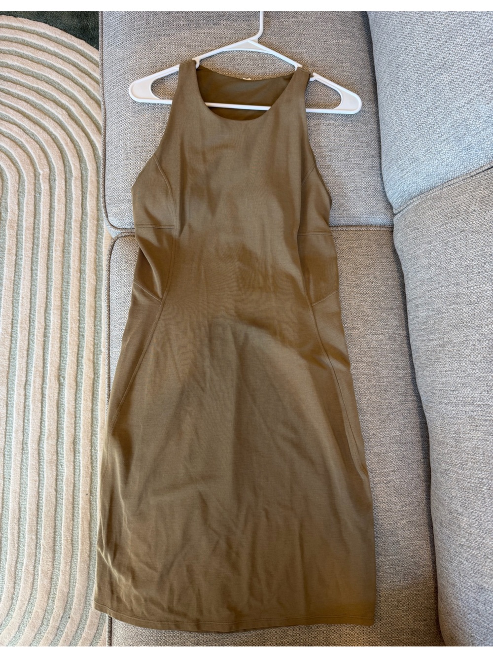 lululemon Slim Fit Above Knee Dress with Built in Shelf Bra Size 8